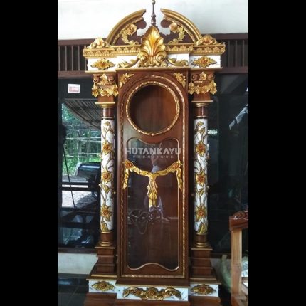 Almari Jam Hias Brawijaya Hutankayu Furniture Mebel Jepara 1