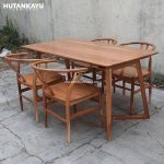 Meja Makan Cafe Segitiga Kursi Bubut Hutankayu Furniture Mebel Jati Jepara