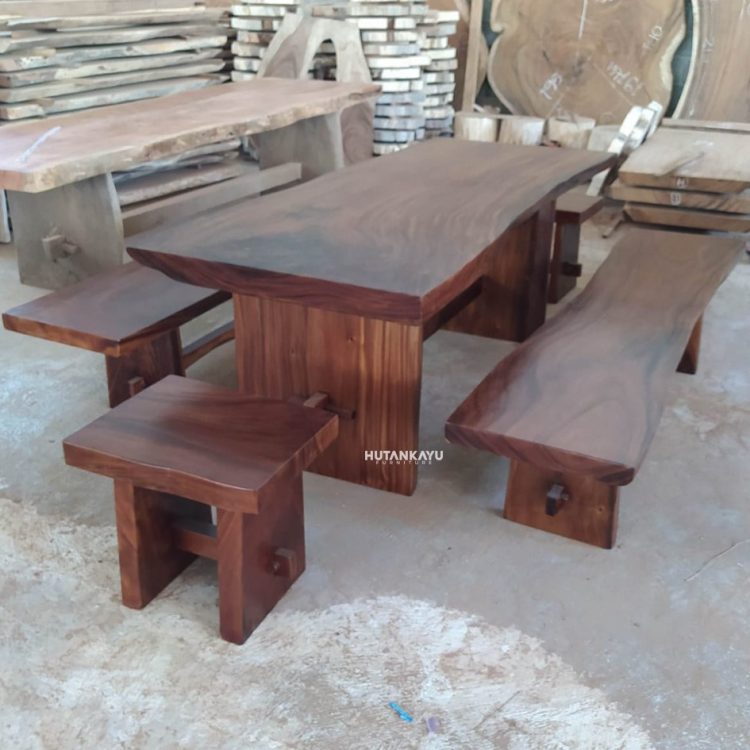 Meja Trembesi Excalibur Hutankayu Furniture Mebel Jati Jepara 01
